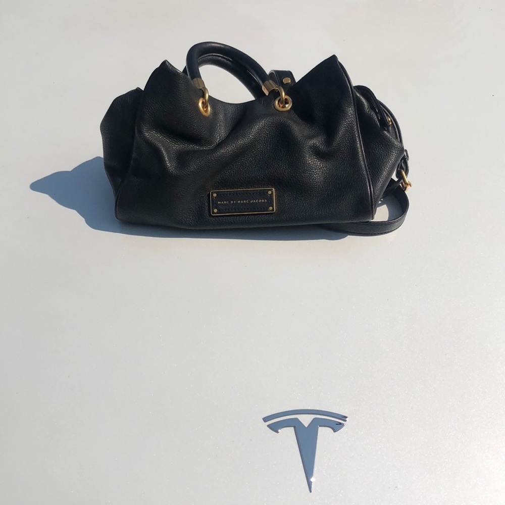 Practically new Marc Jacobs black leather handbag